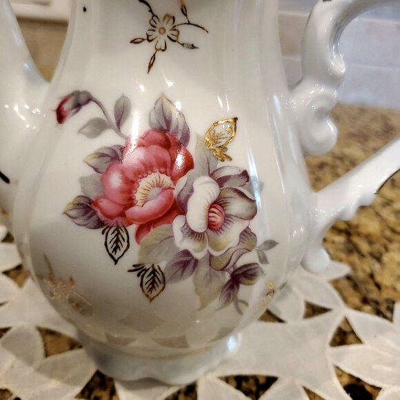 Vintage Royal Crown Porcelain Teapot with Floral & Gold Accents - Picture 5 of 9